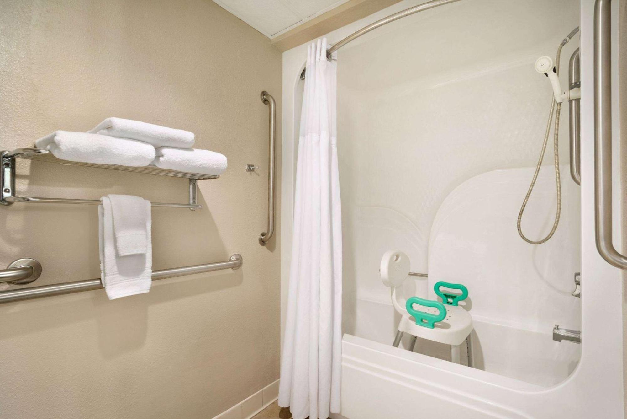 Queen Room Mobility Access or Non-Smoking